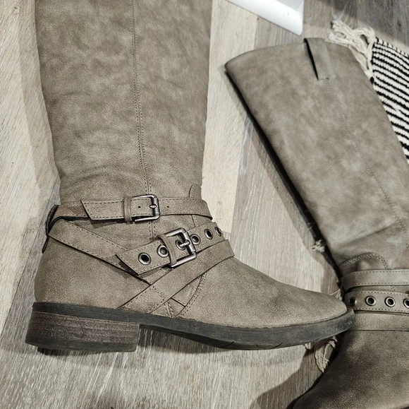 Tall boots grey/ brown with buckle zip - Picture 2 of 10